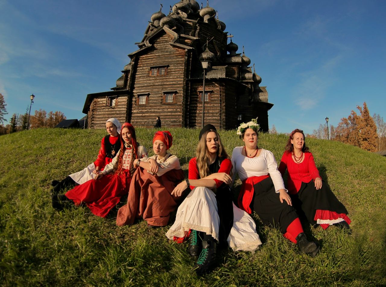 Концерт фолк-хора "Сестрица"