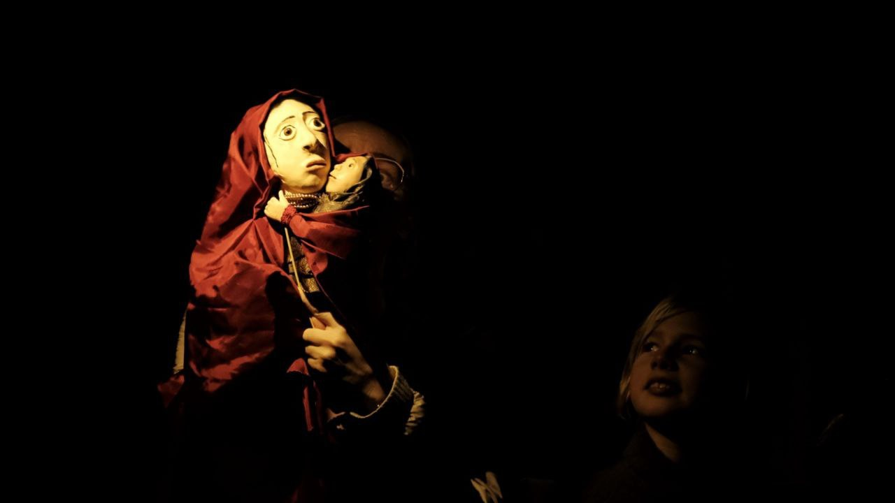 Вертепное представление о чудесном рождении младенца Христа и злом царе Ироде