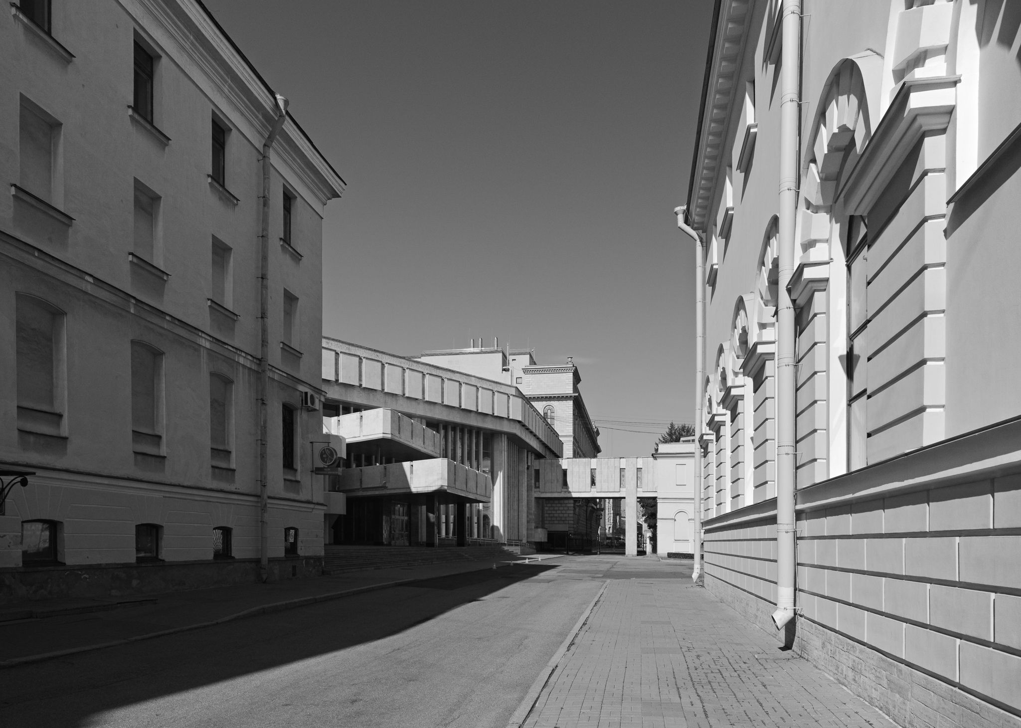 Общественные и жилые здания ЛенНИИпроекта: советский модернизм в историческом центре Санкт-Петербурга