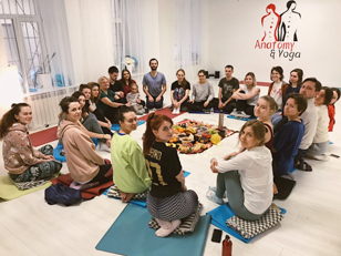 YogaPicnic #16. Йога-пикник под крышей с Сашей Постоваром. Санкт-Петербург, Anatomy&amp;Yoga на Пушкинской