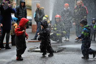 Экскурсия в пожарную часть: «Про героев, воду и огонь»