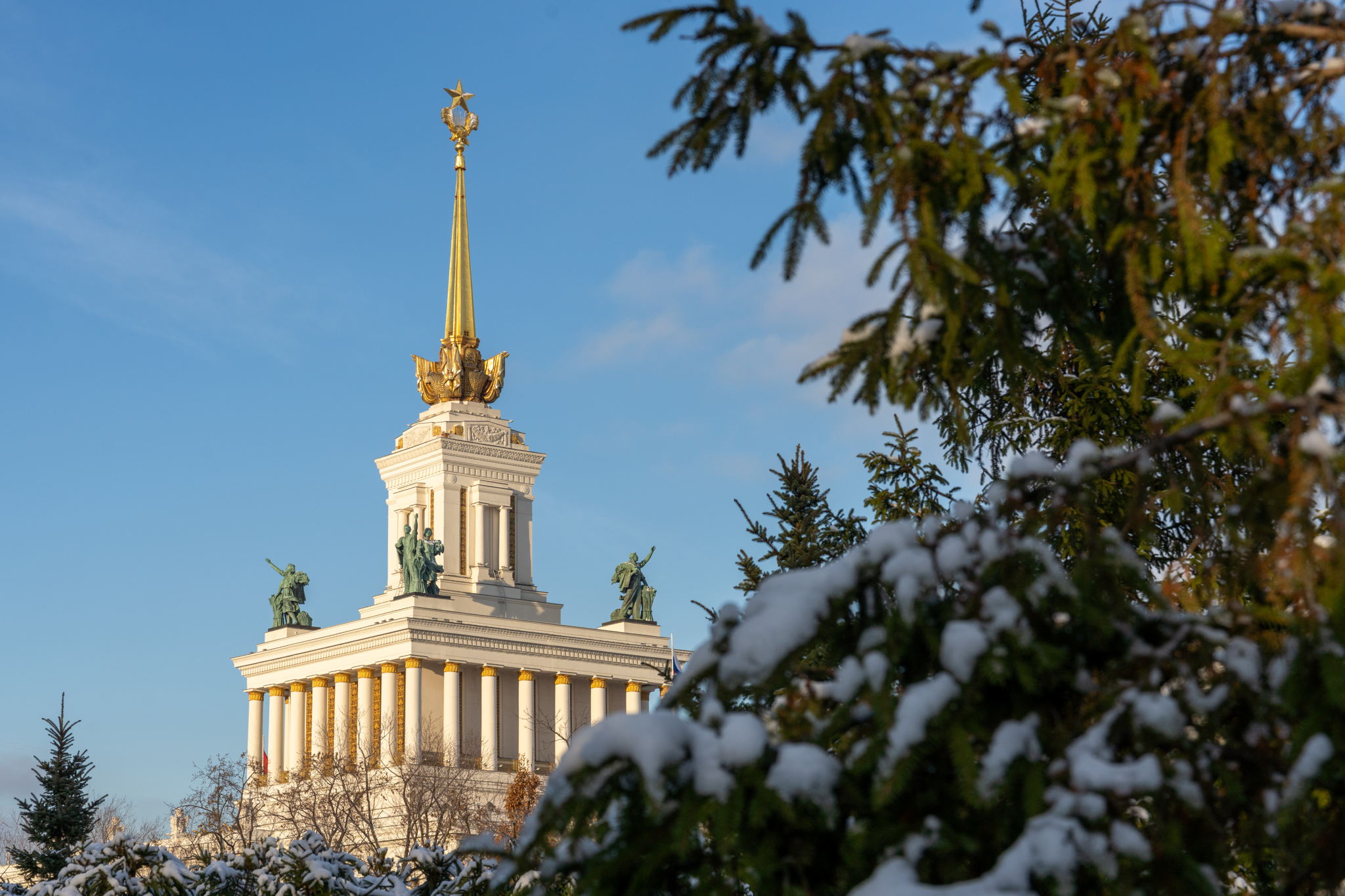 Лекция «От панельных пятиэтажек до дворцов из бетона: архитектура Москвы 1960-1980-х годов»