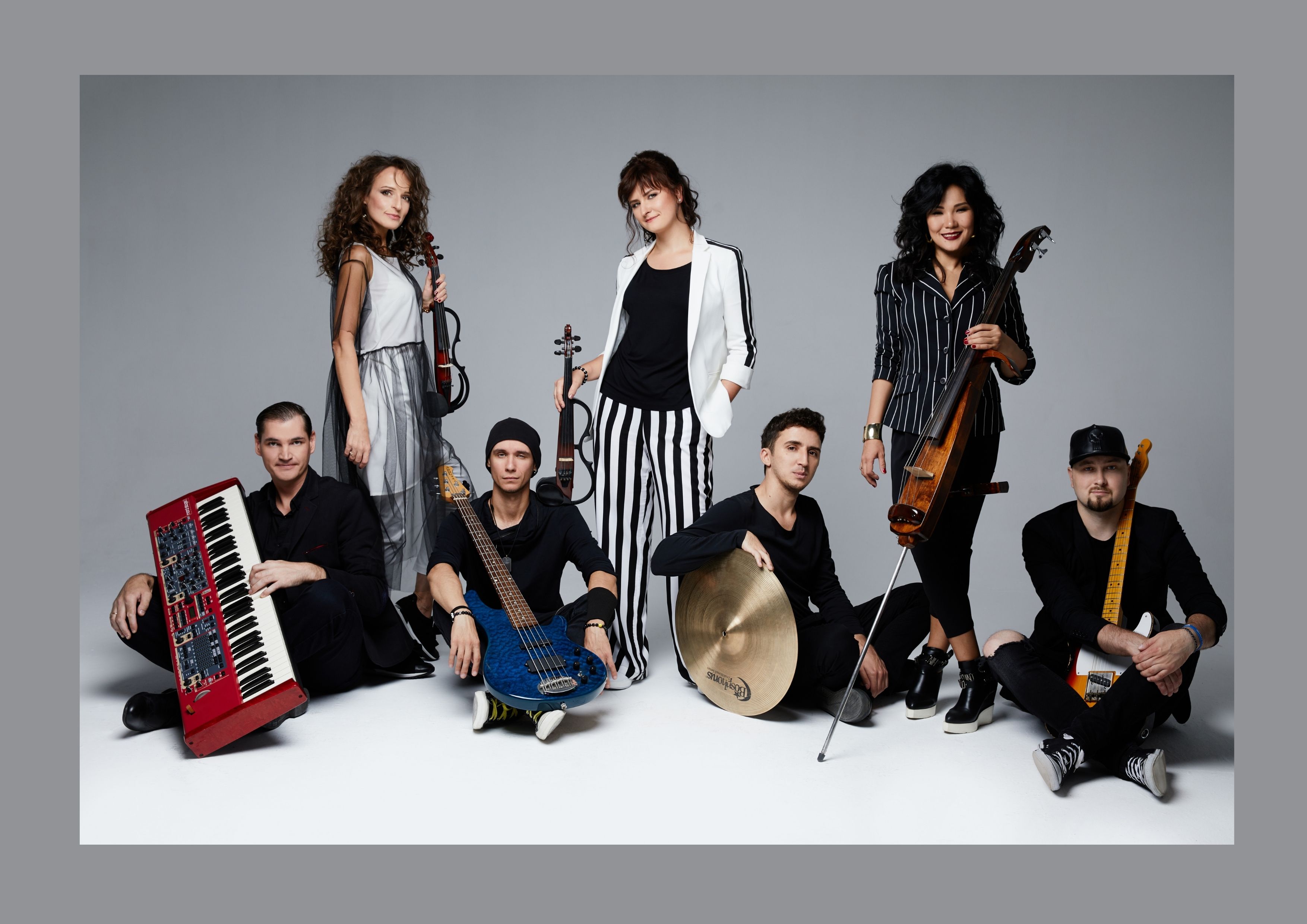 D music band. Кавер группа фото. Рок группа репетирует. Кавер группа five band. D music band кавер группа.