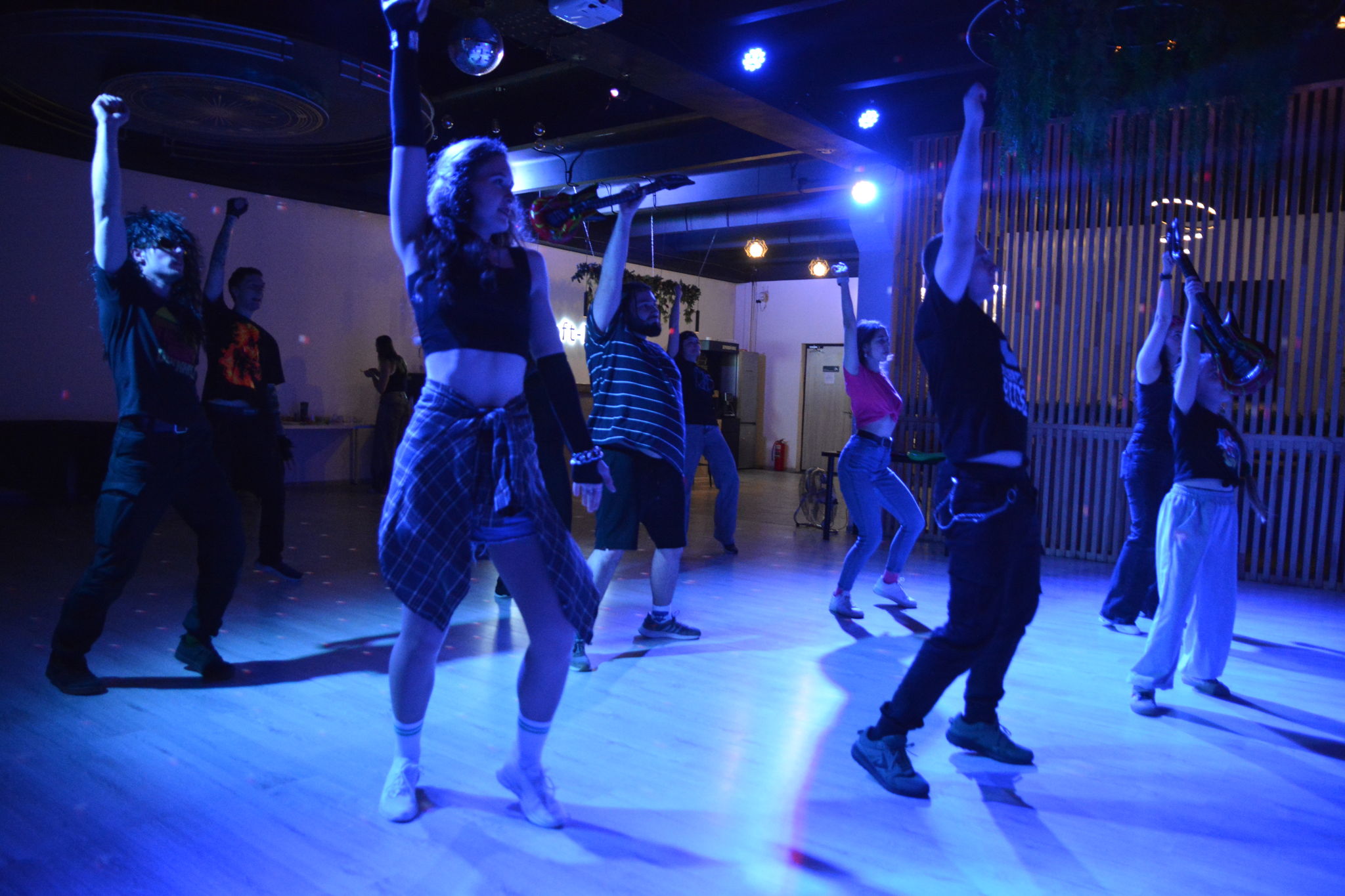 Танцевальная вечеринка в стиле «70-80-х» по игре Just Dance и не только