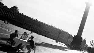 Экскурсия Анастасии Котылевой «Исполнение, событие, документация: материалы к истории российского перформанса 1990-х годов»