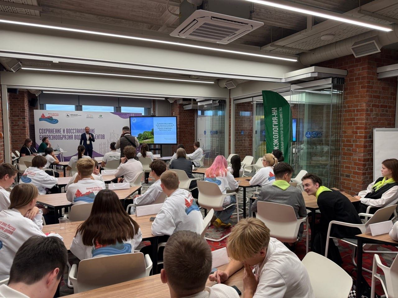 Квиз от волонтёров-экологов «делай» и выставка многоразовых альтернатив | Экомарафон «В гостях у Природы»