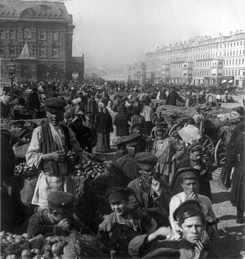 Дореволюционный шопинг в Москве: рынки и ярмарки