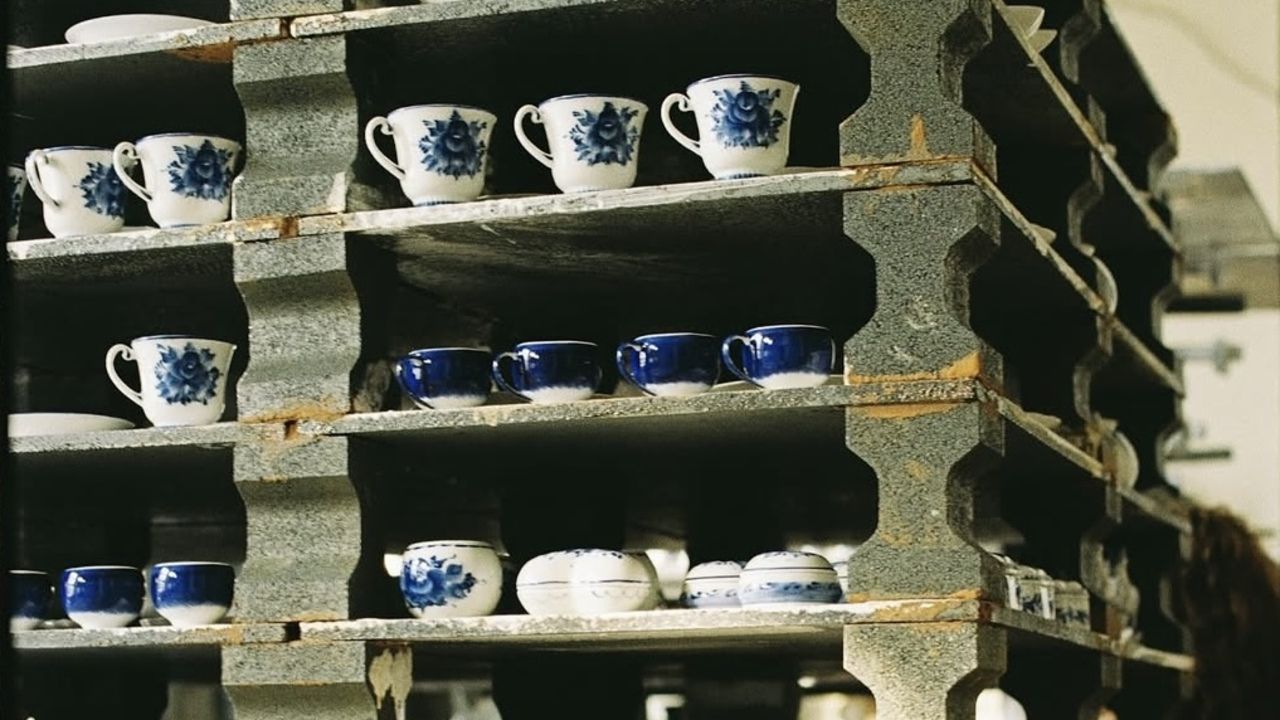 Керамика с характером: лекция креативного директора Гжельского фарфорового завода в «Публике»