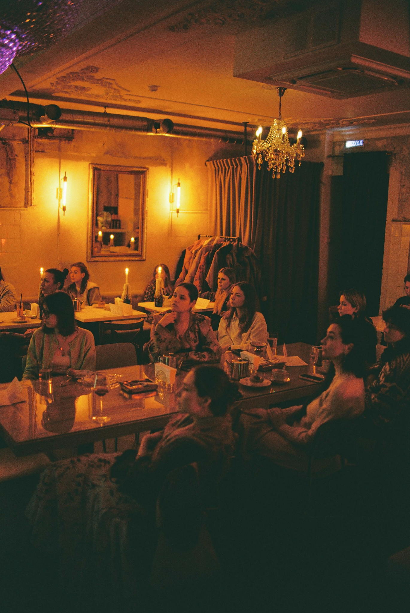 Самоорганизованная выставка: как это сделано