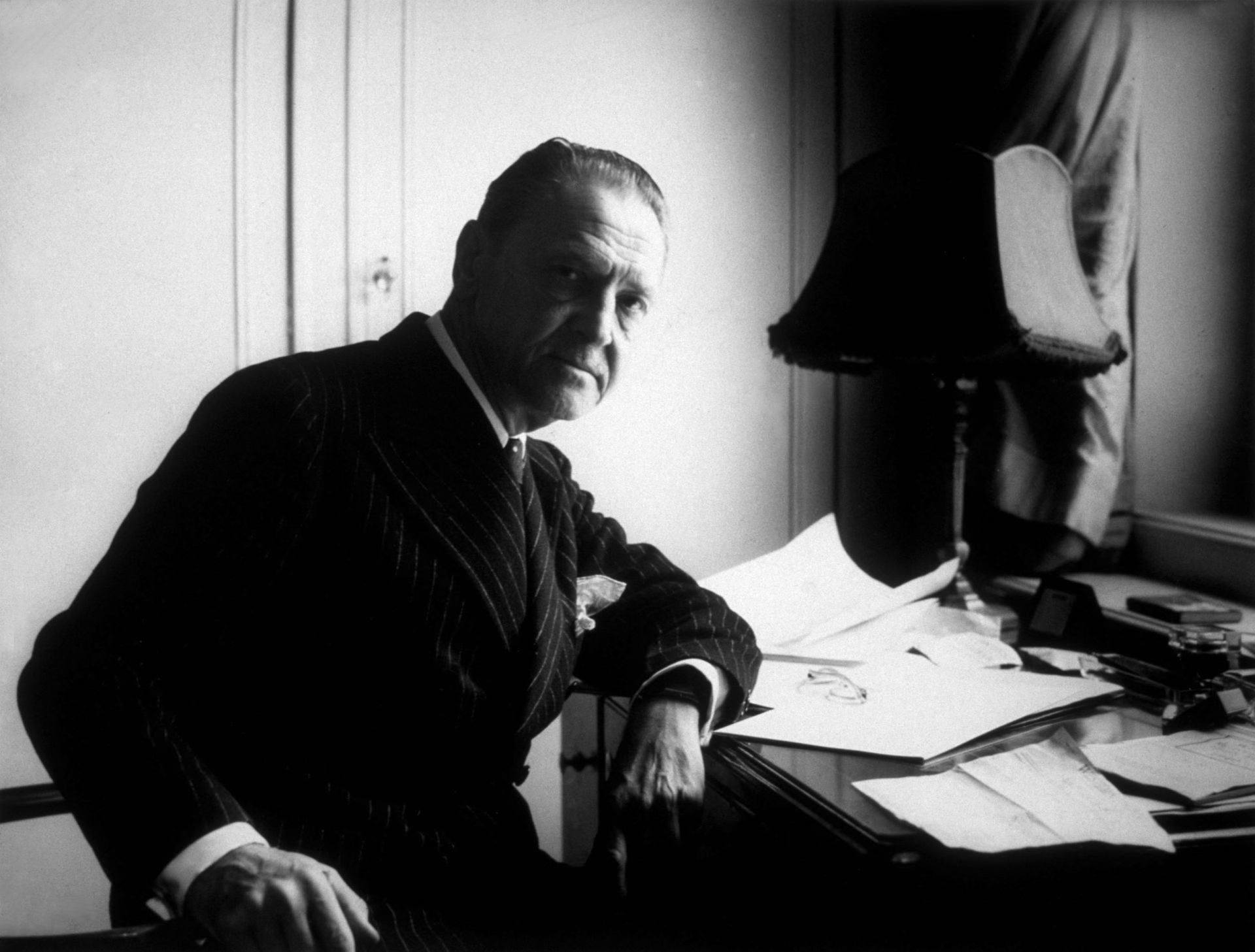 Книжный клуб на английском языке /«Theatre», Somerset Maugham / Декабрь 2025 / Четверг