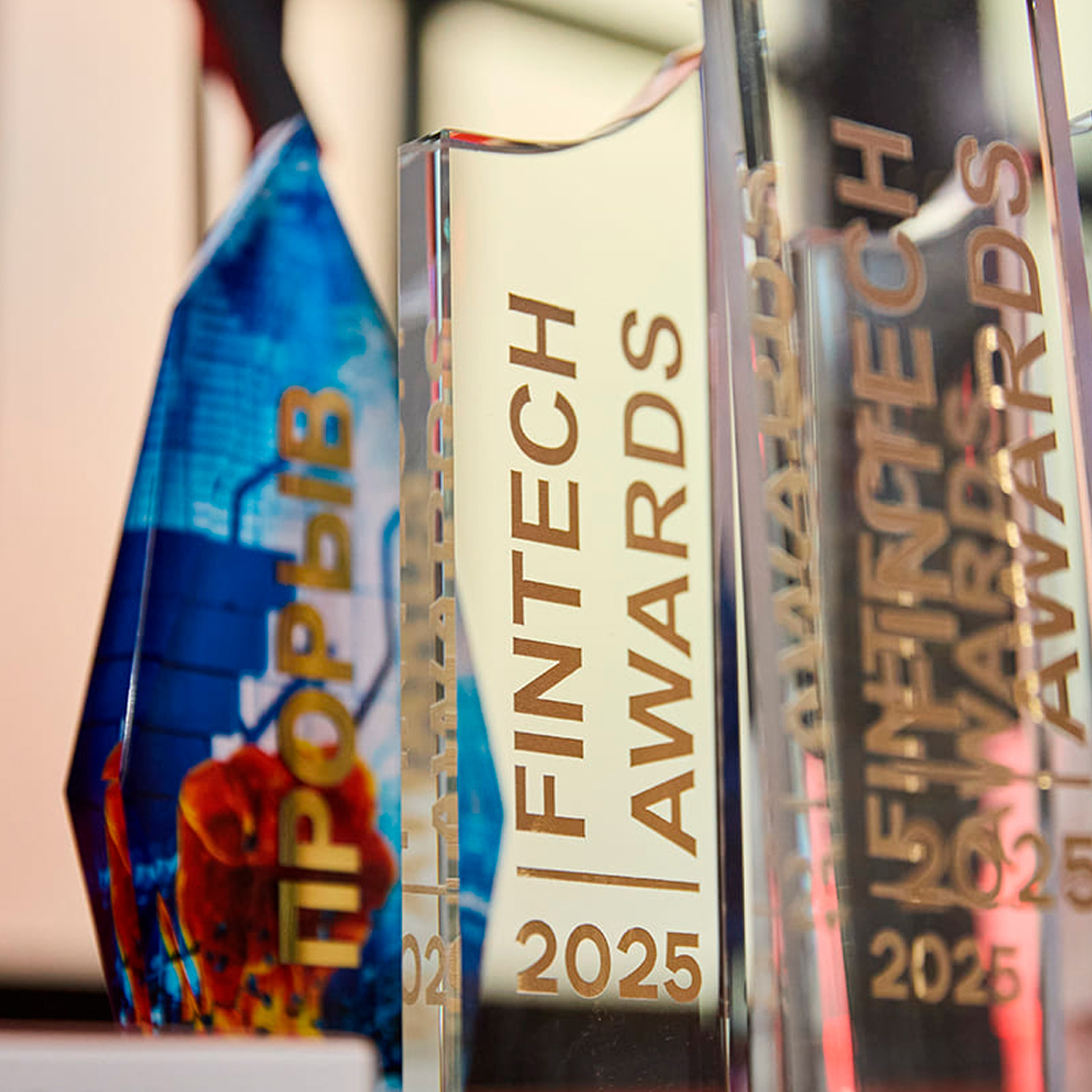 Международная премия за особые достижения в развитии и популяризации финансовых технологий финтех премия / fintech awards