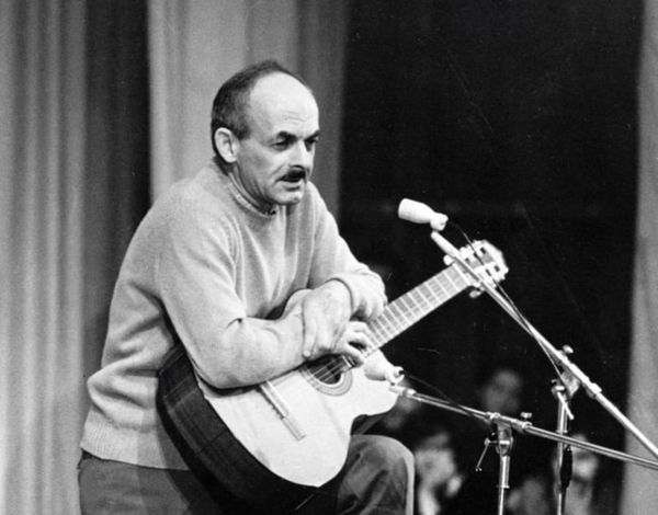 Песенный вечер посвященный Булату Окуджаве: «Надежды маленький оркестрик»