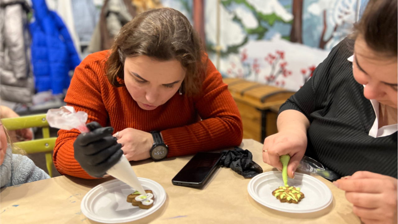 Роспись имбирного печенья: масленичный мастер-класс