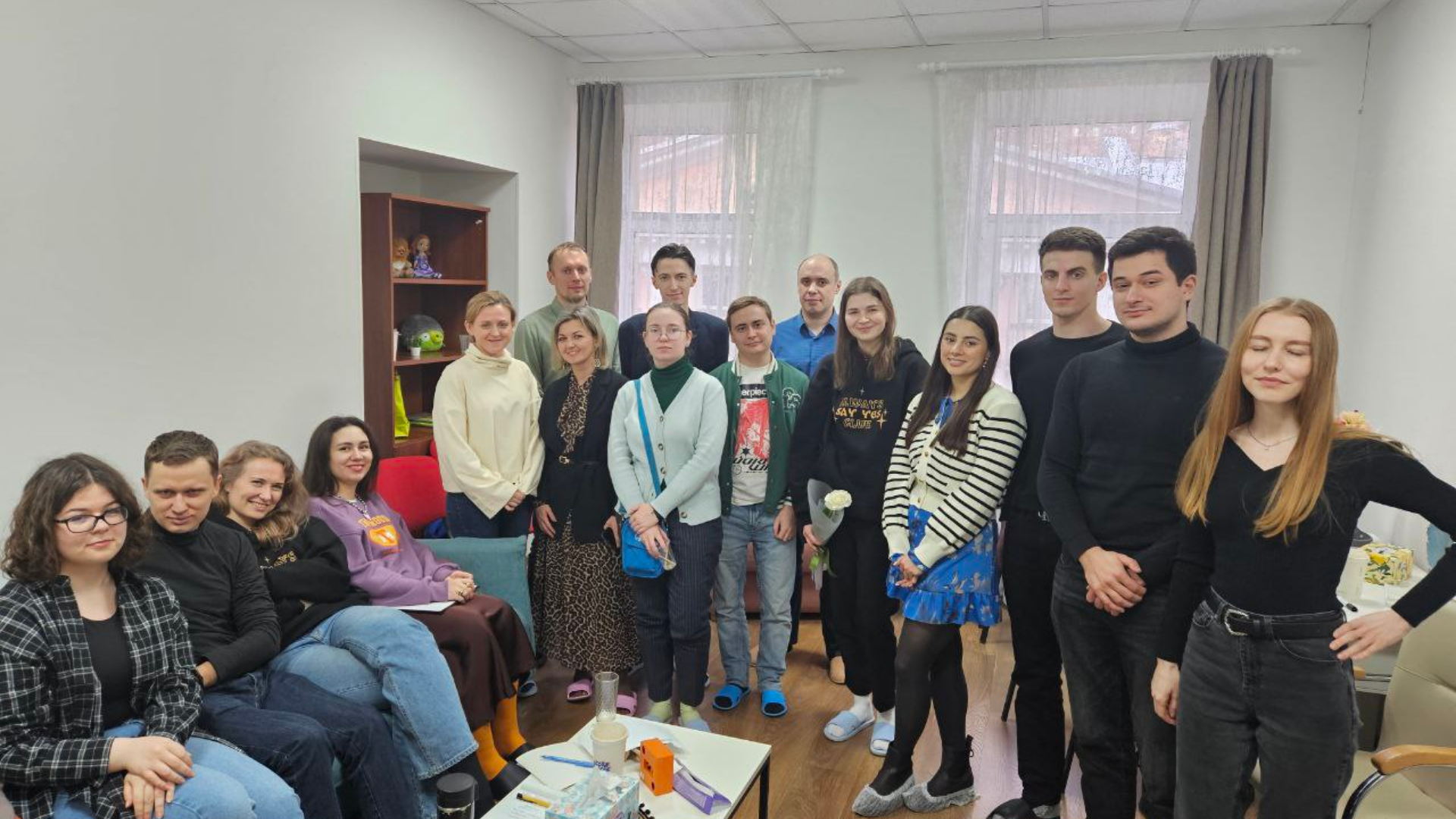 Мастер-класс по психологии с Дианой Курпяковой Тема: «Хочу обнимашек только с приятным человеком. Как тело реагирует на отстаивание своих личных границ и понимание чужих»