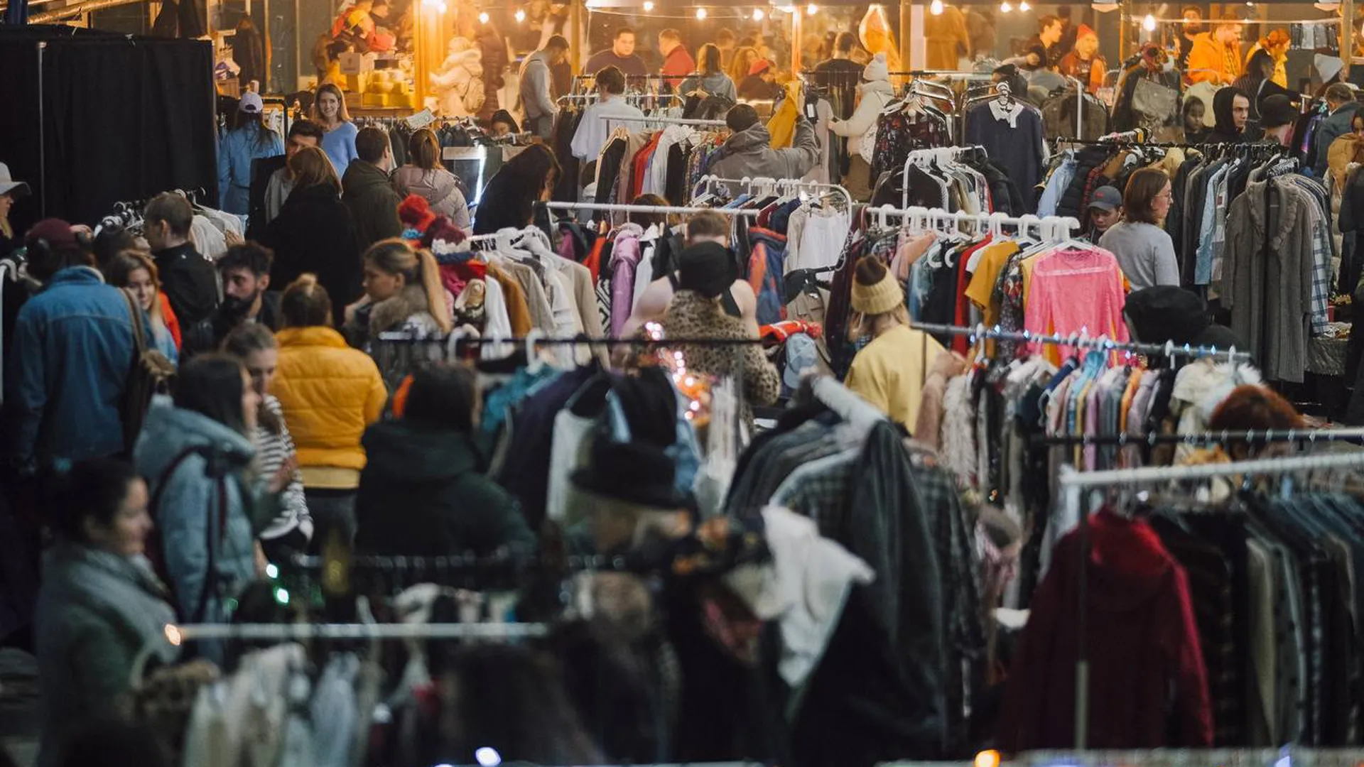 Маркет «Гараж-Винтаж» на «Хлебозаводе»