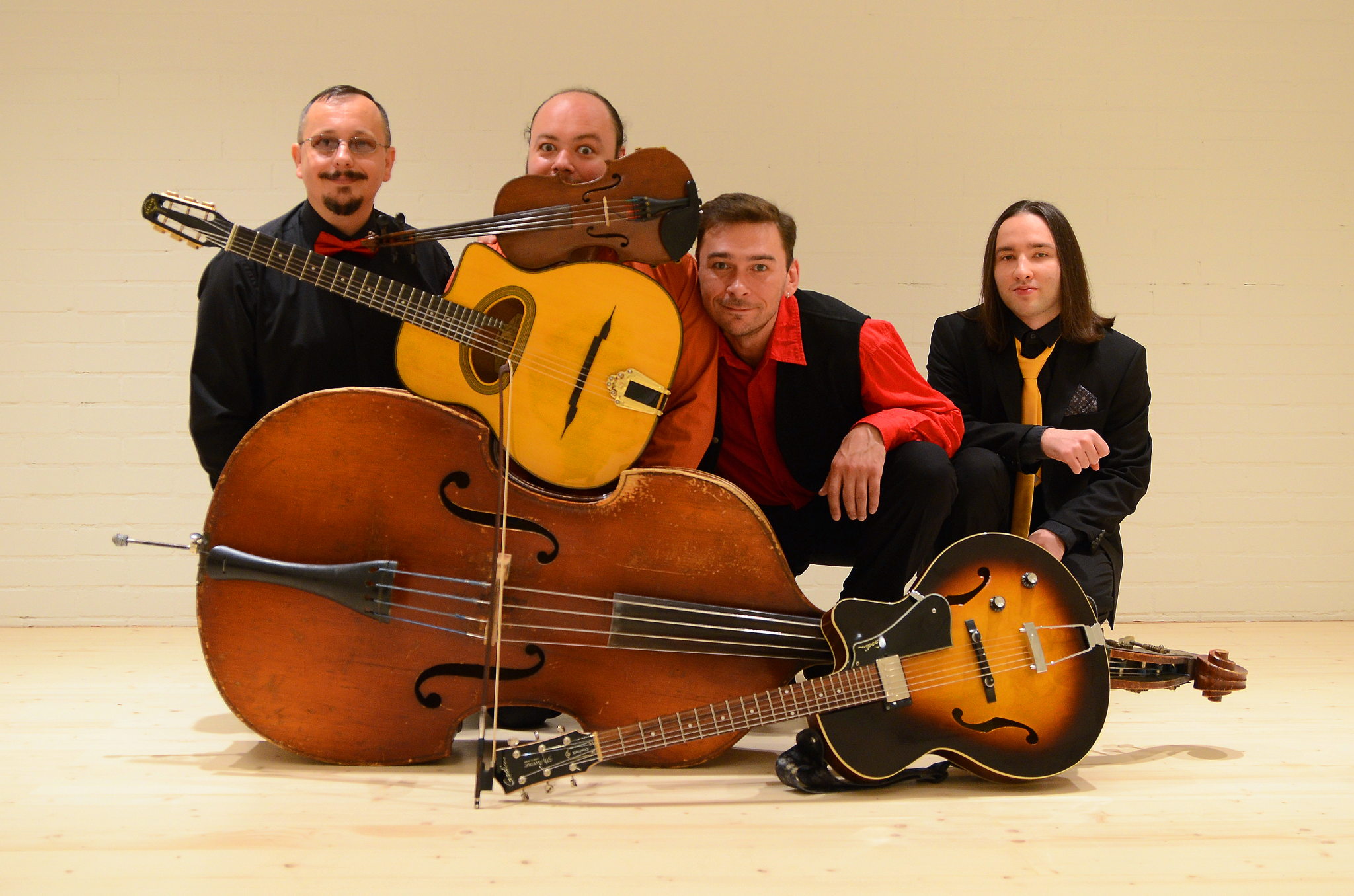 Джаз-мануш в «Тупике»