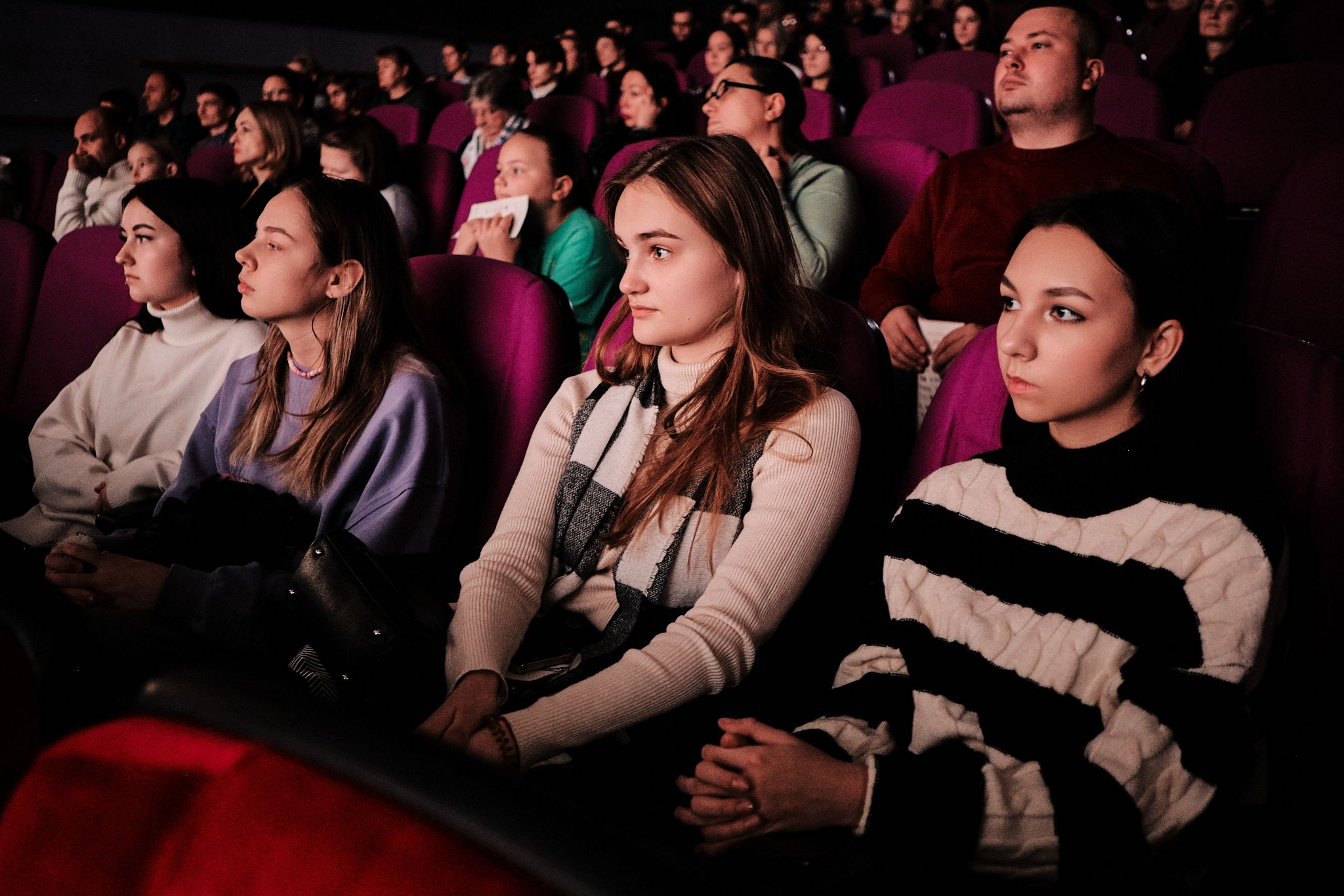 Показ конкурсной программы: документальные фильмы от профессиональных авторов и киностудий