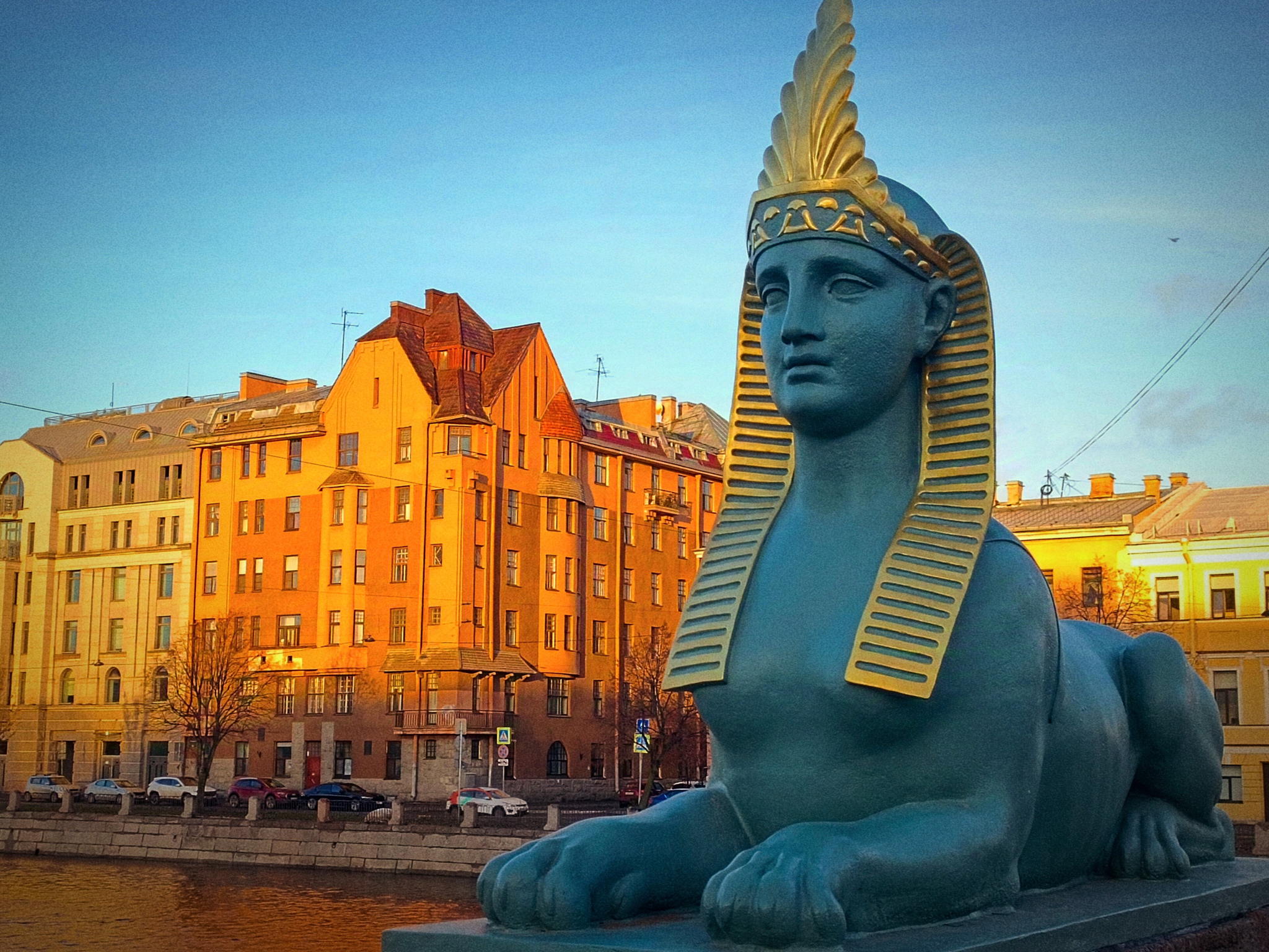 Мифические существа Петербурга: грифоны, сфинксы и химеры