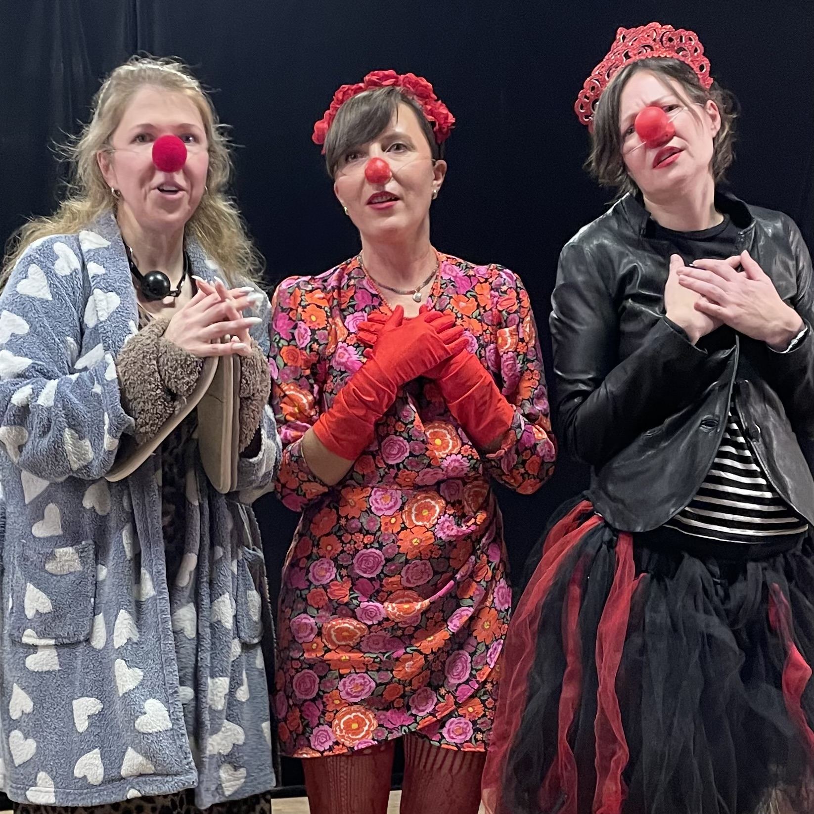 Перформанс театра-кабаре Мулин Муж