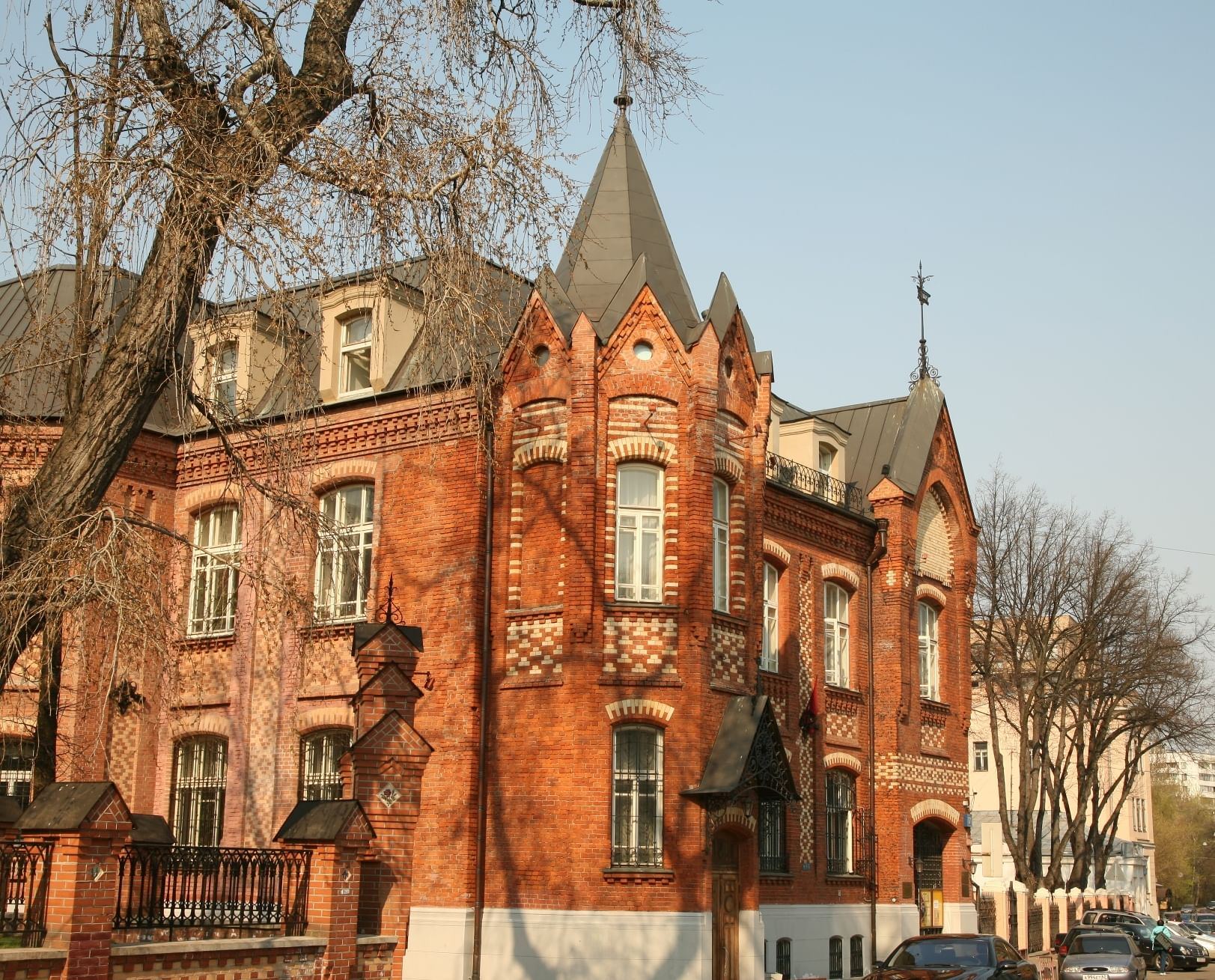 Лекция «Акварельный замок в Гороховском переулке»