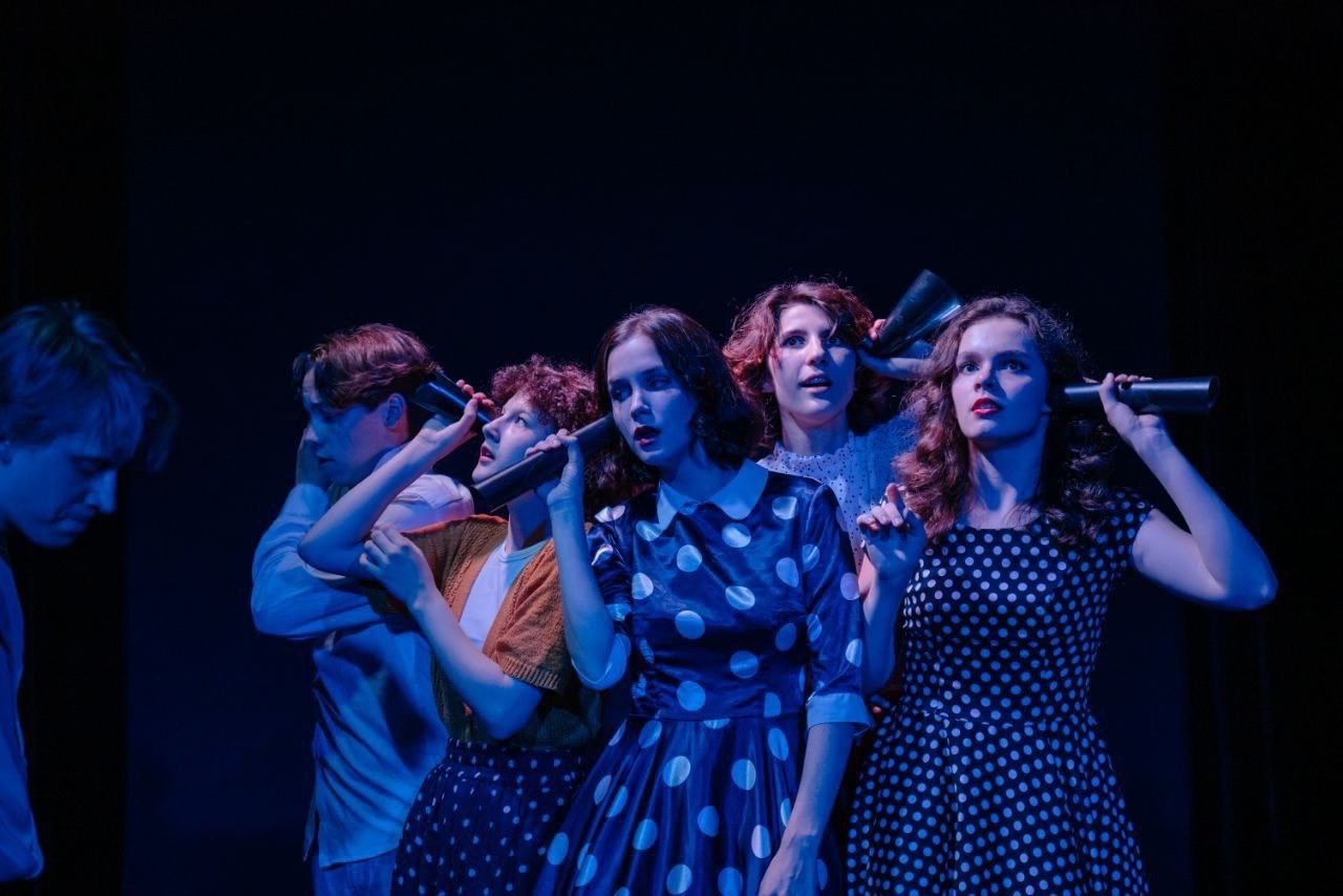 В ПОИСКАХ ГРУСТНОГО БЭБИ 14+