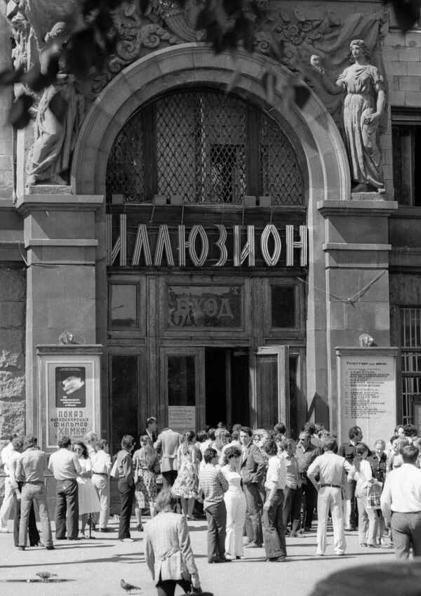 5 шагов к предкам: как искать и находить своих родственников из предыдущих поколений. Лекция Елизаветы Красной в Котельнической Высотке