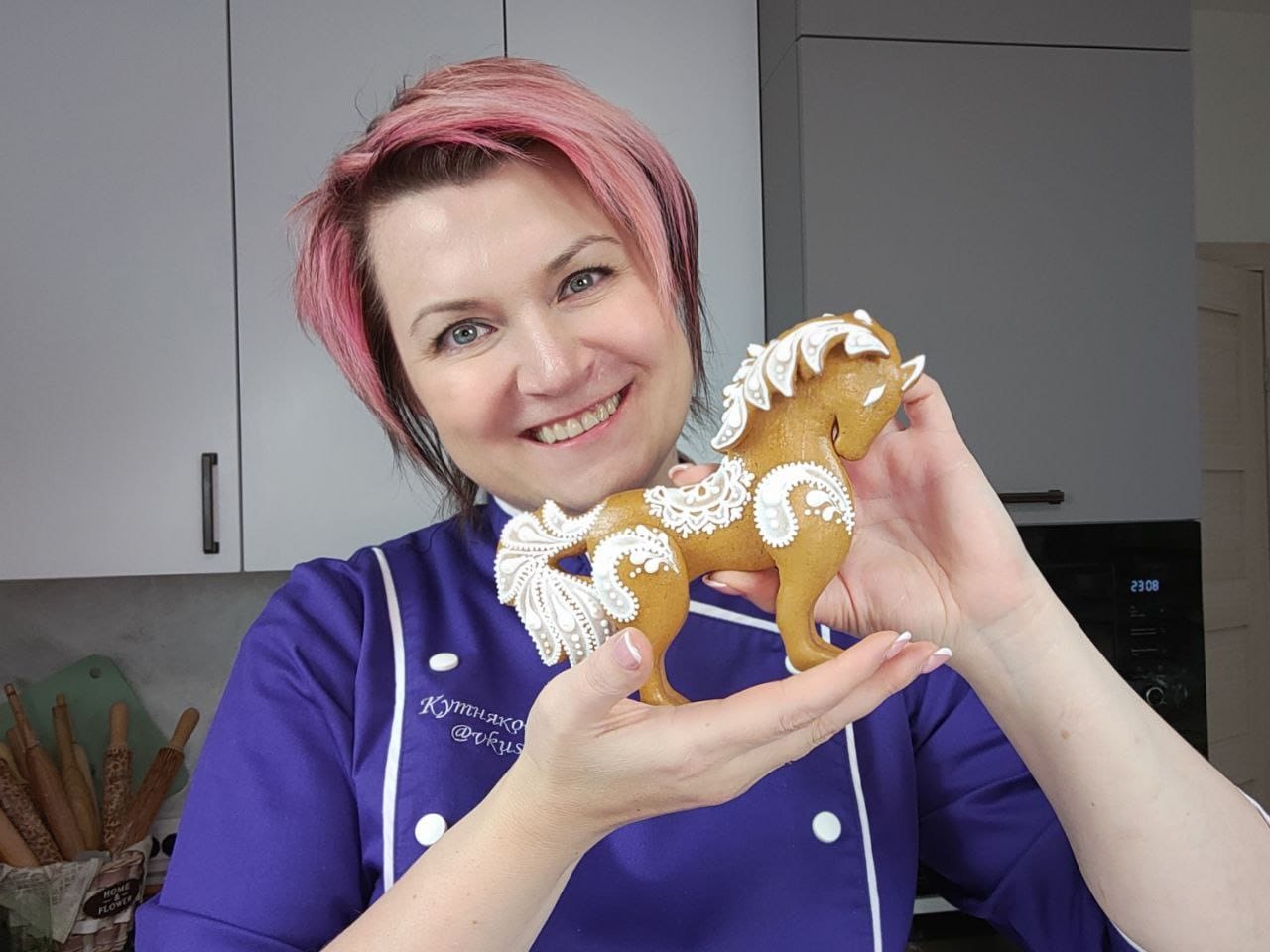 Пряничный мастер-класс "Лошадка 3Д" на X Международном Фестивале пряничного искусства «Мир пряника». Ведущая: Юлия Кутнякова