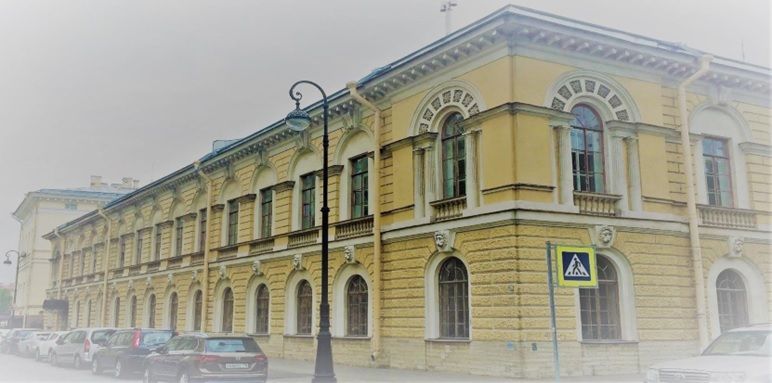 Экскурсия по Музейному флигелю Академии наук