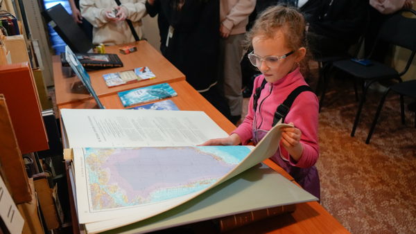Экскурсия по книгохранению «Этнопутешествие в лабиринты Научки»