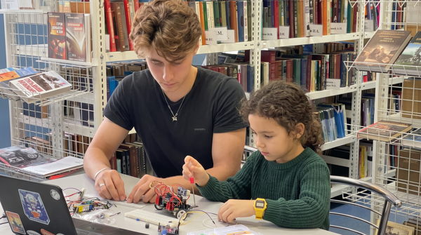 Мастер-класс Arduino для юных инженеров: от лампочки до робота