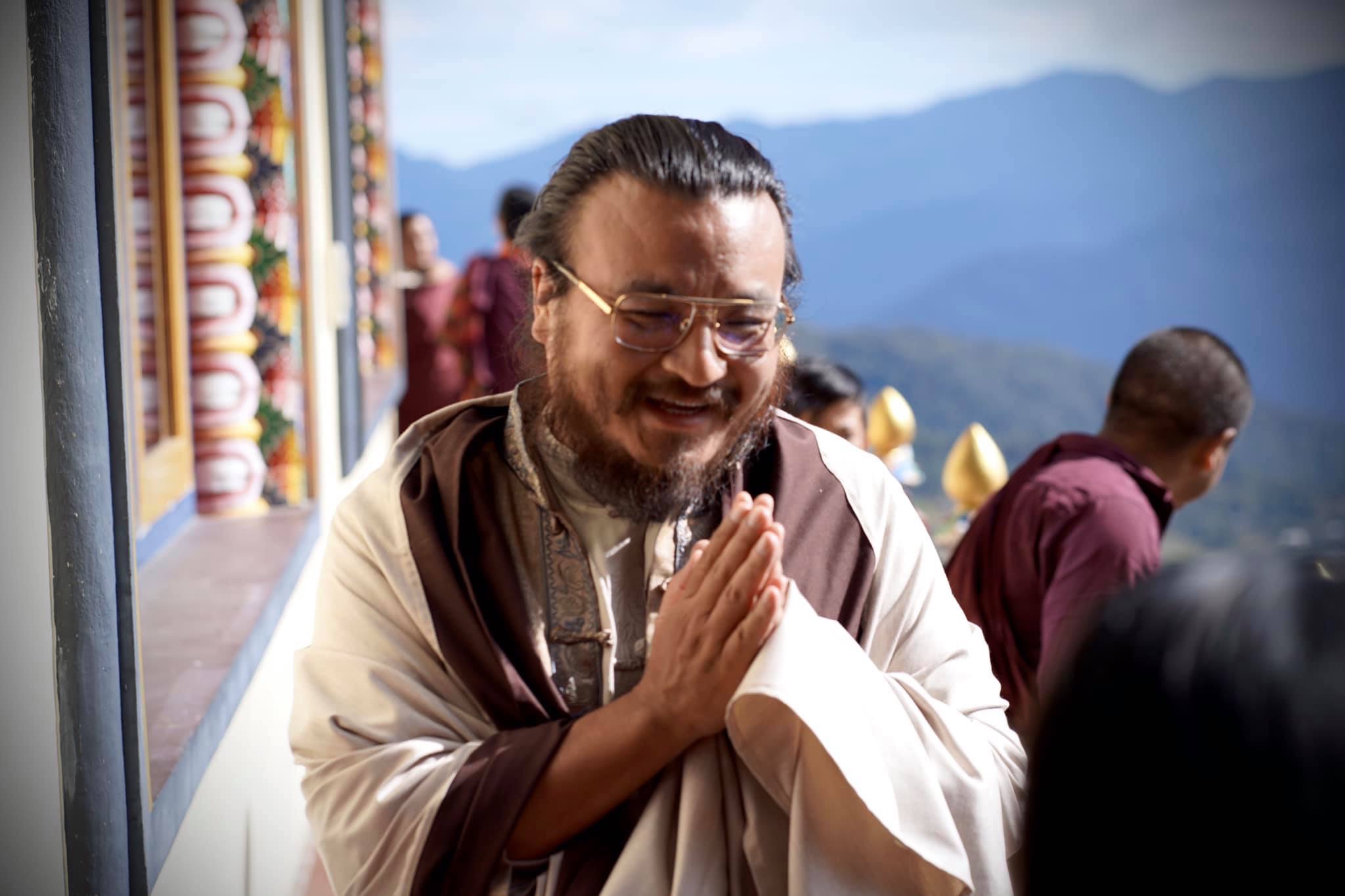 Ринпоче книга жизни. Тибетский лама. Калу Ринпоче. Karma_Phunjok_Rinpoche..