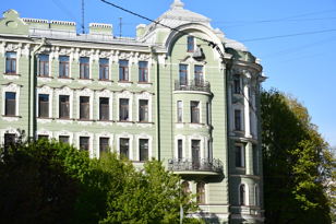 По городу гуляем, наблюдаем, изучаем