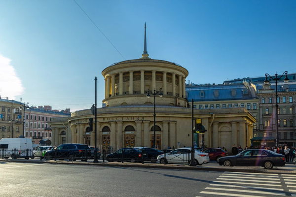 По улицам слона водили. Пешеходная экскурсия