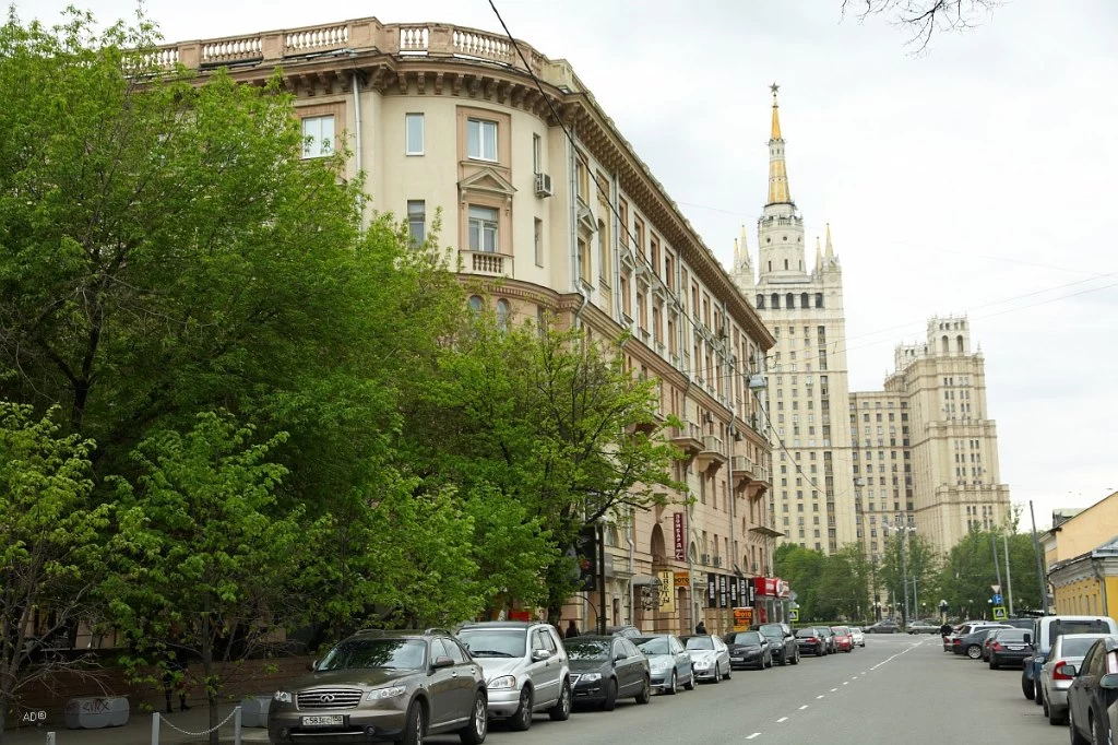 в 15:00 Пешеходная экскурсия "Роскошная Поварская" с краеведом Екатериной Титовой. 5+