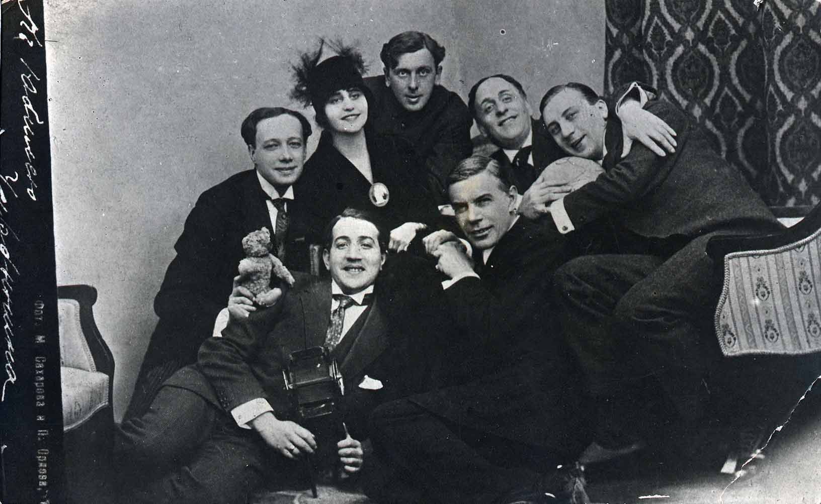 Поэты и католики. Жизнь московской богемы до революции