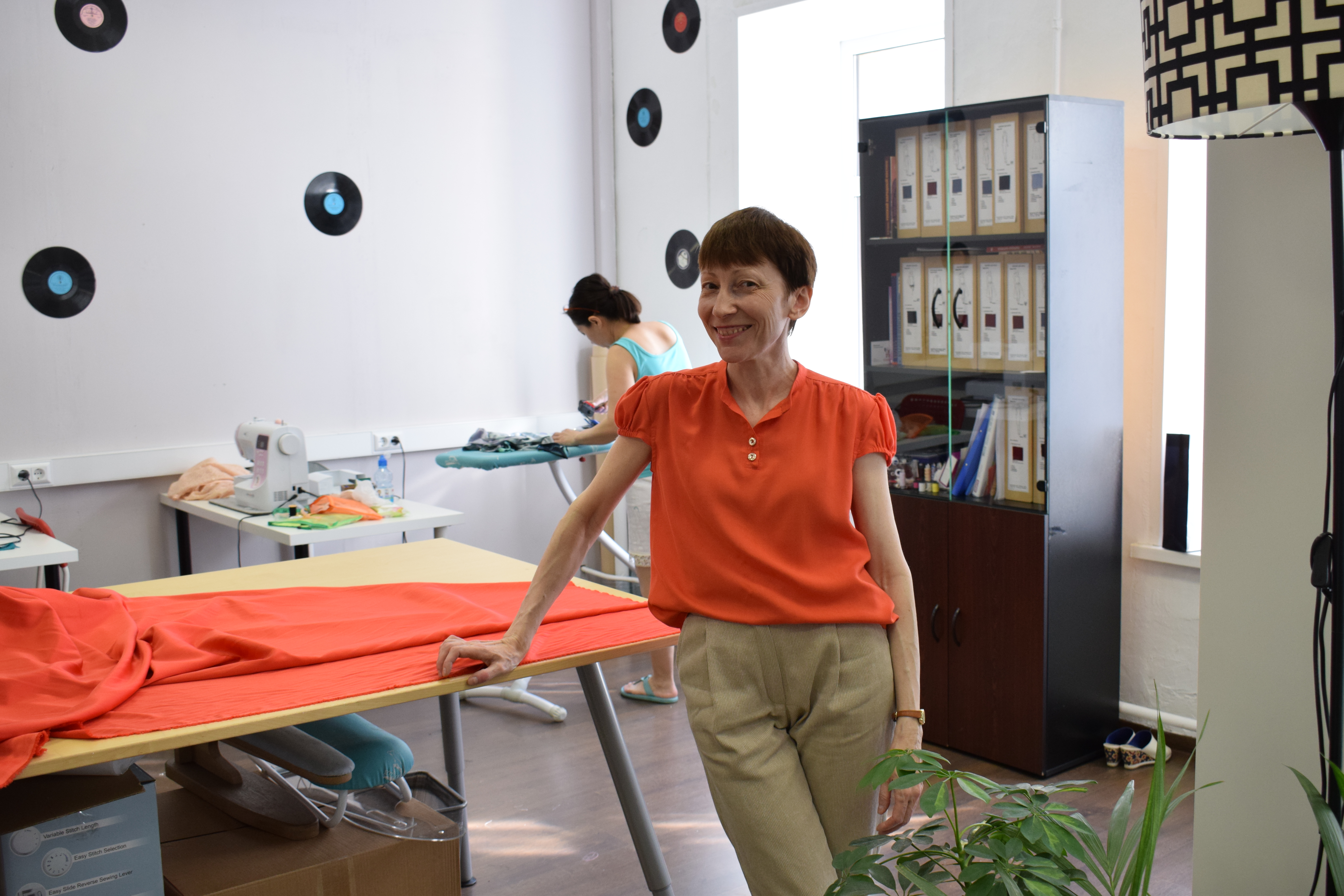 курсы шитья в москве для начинающих. курсы шитья. уроки шитья. учебный центр кройки и шитья. курсы шитья в москве для начинающих недорого.