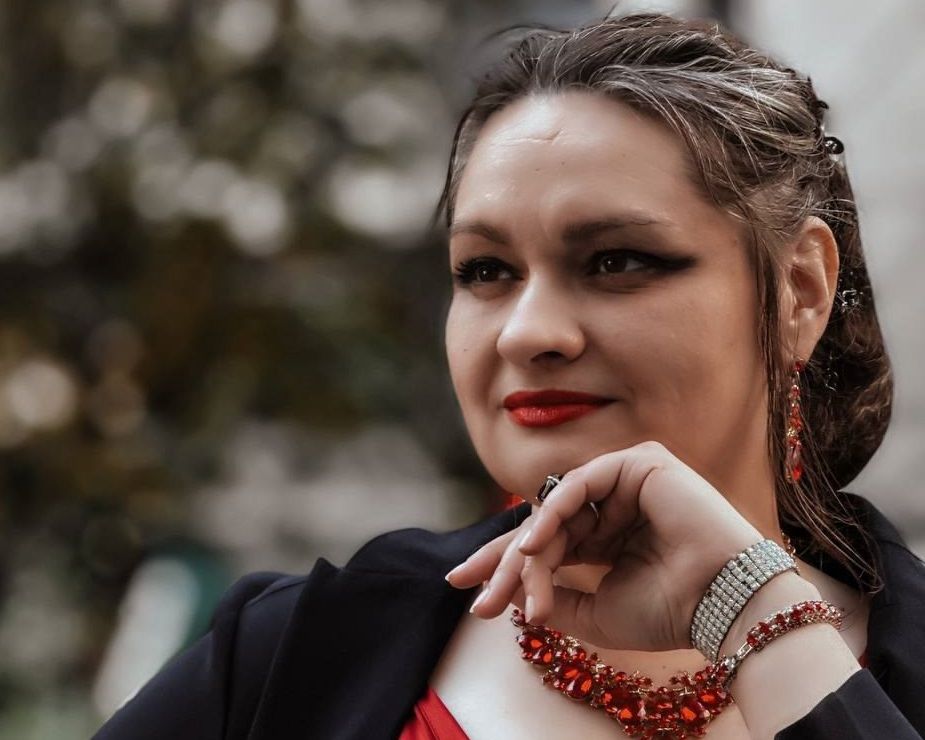 Творческая встреча с актрисой Юлией Романовой "Лето. Петербург. Любовь"