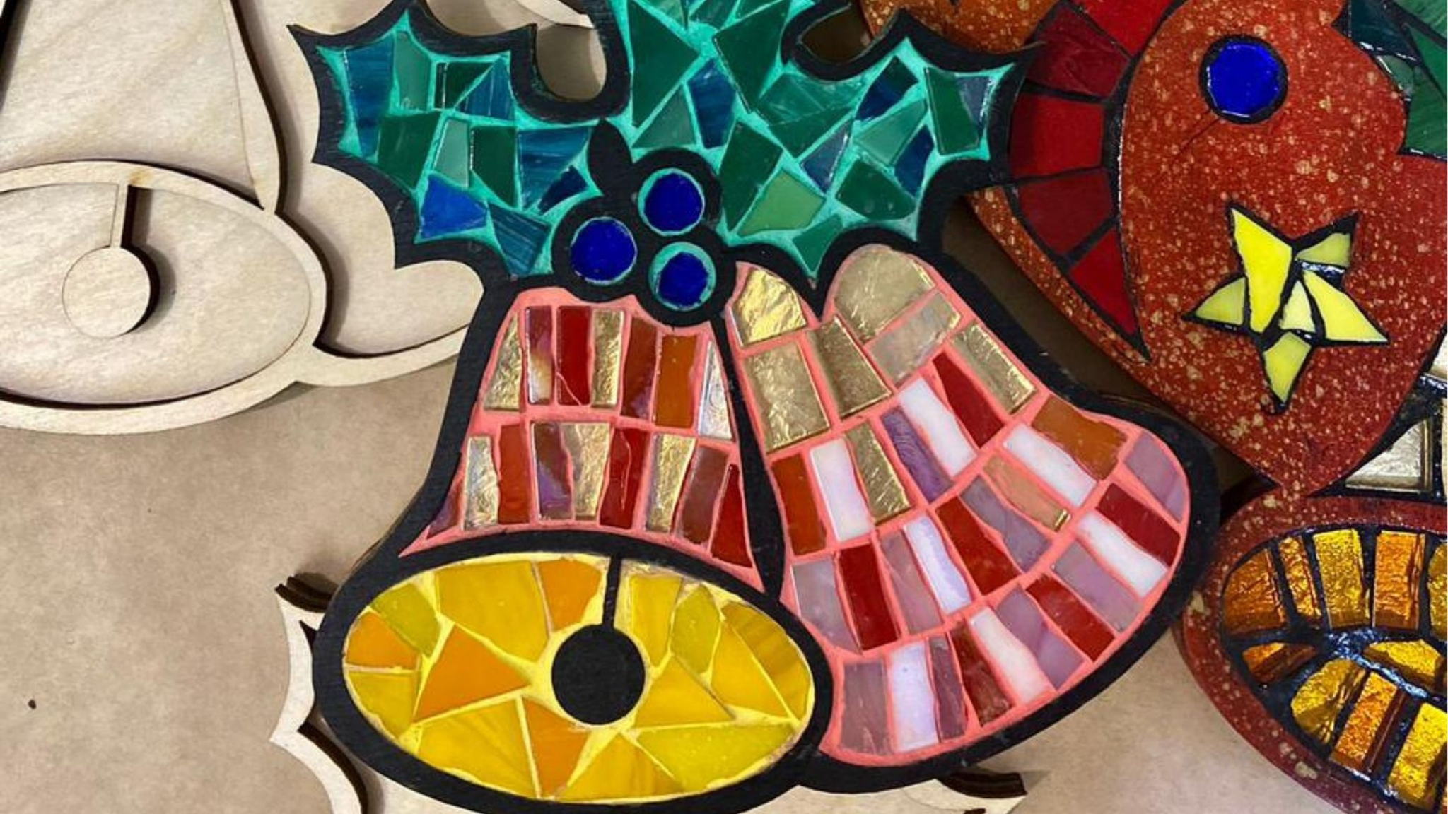 Волшебные колокольчики: мастер-класс по мозаике в Доме Лансере