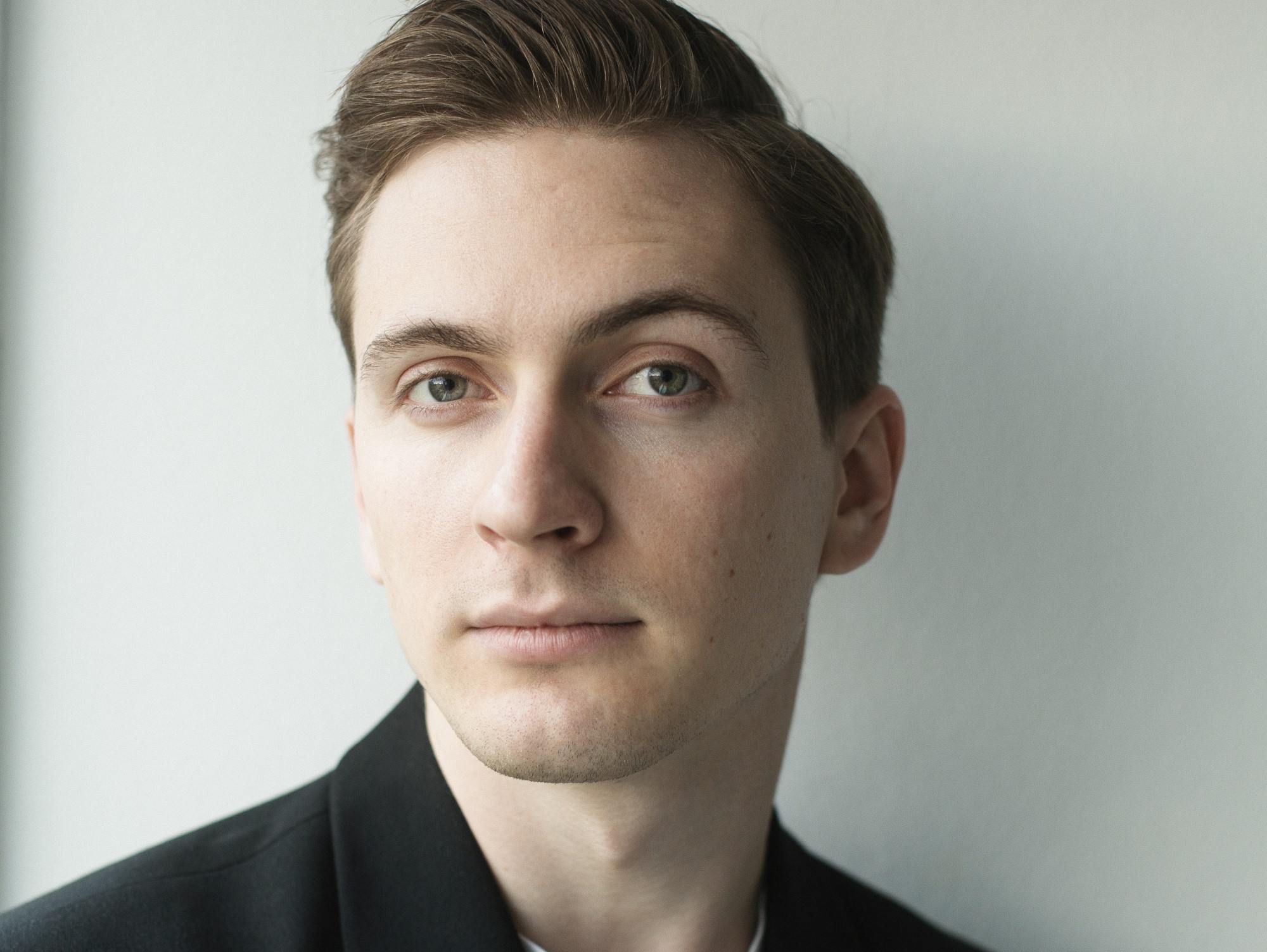 Презентация книги Влада Токарева