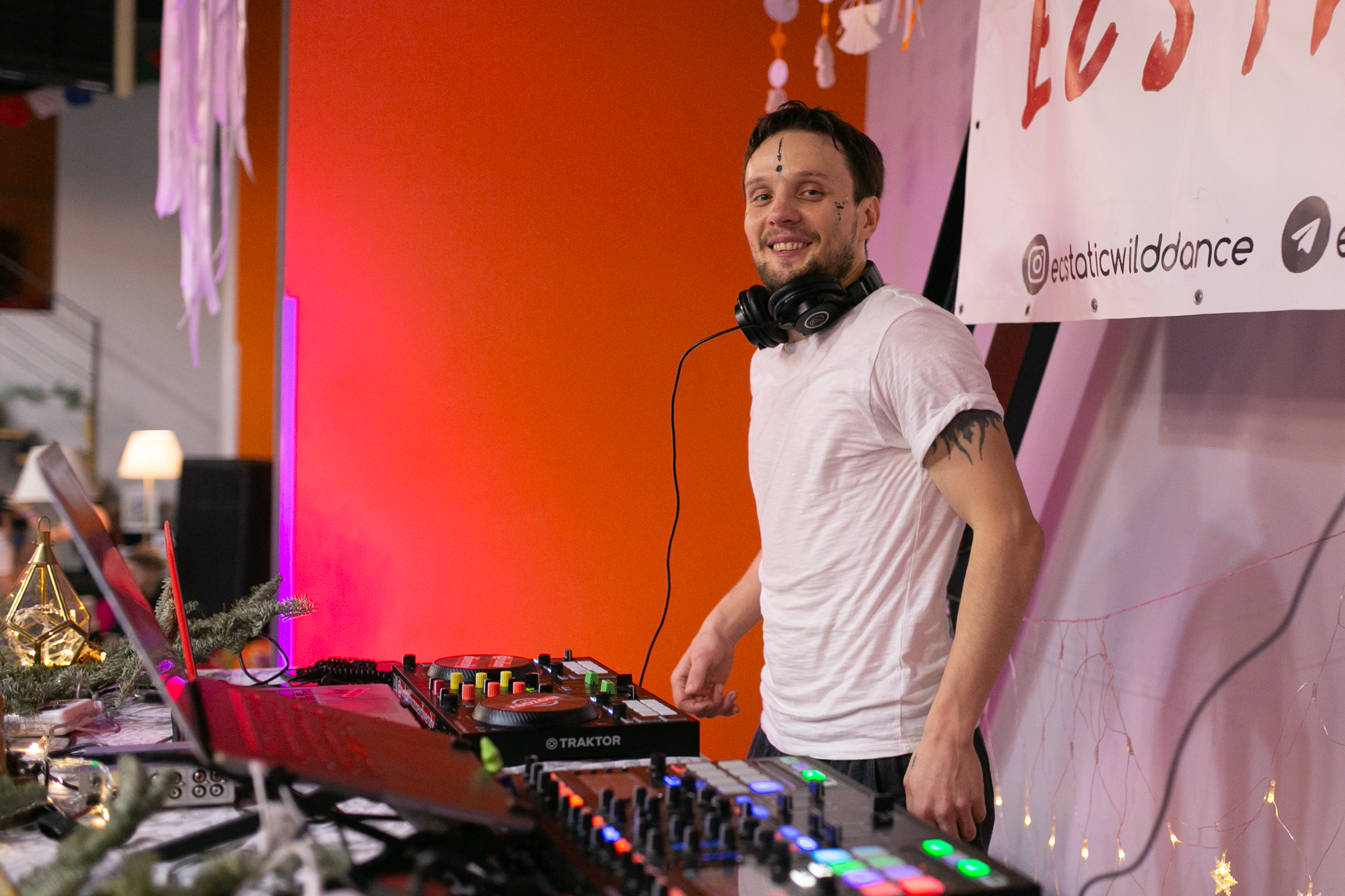 Практика диджея. Практика дж. Практика дж. Экстатик диджей. Dj mike azal.