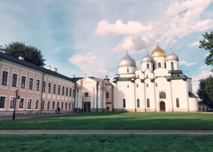 29.04 (пн) в 9.00 Автобусная экскурсия в Новгород и Витославлицы с Лидией 8+