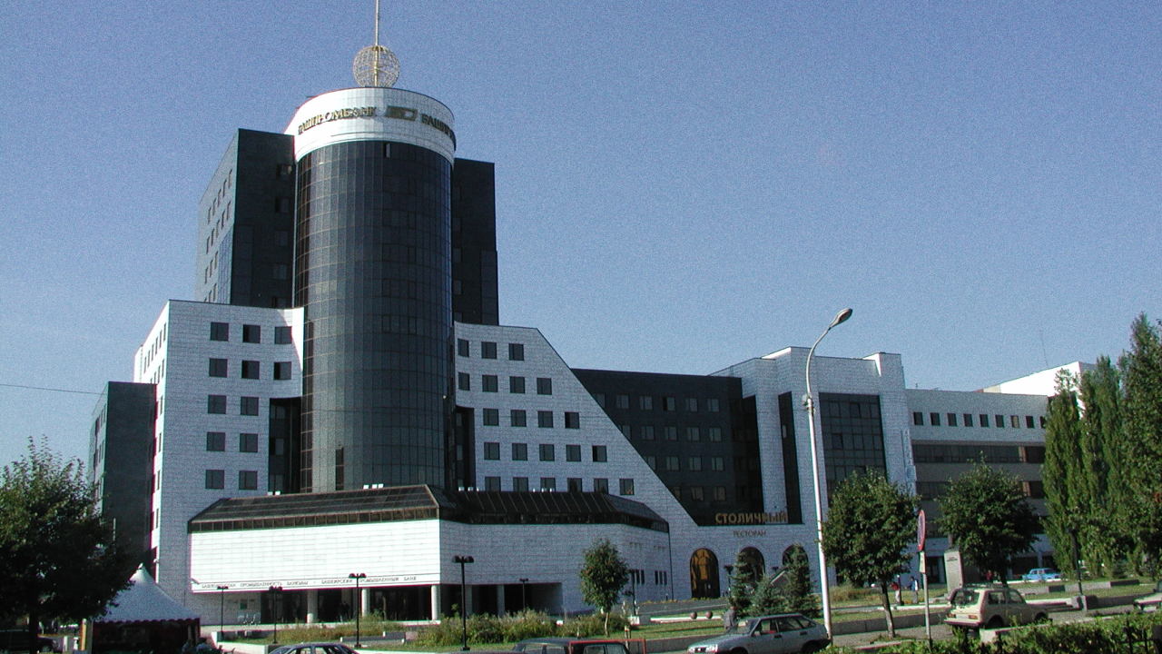 Лекция «Архитектура Уфы 1990–2000-х: между постмодернизмом и капиталистическим романтизмом»