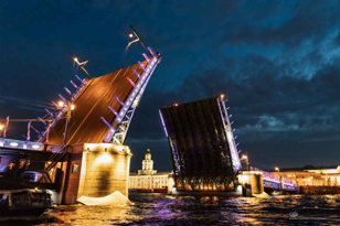 САМАЯ БЕЛАЯ НОЧЬ. РАЗВОД МОСТОВ.