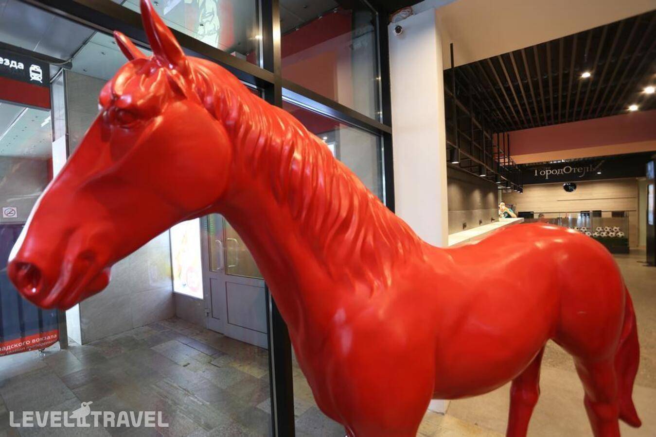 Курс АРТ объект в бутафории Барельеф ЛОШАДИ