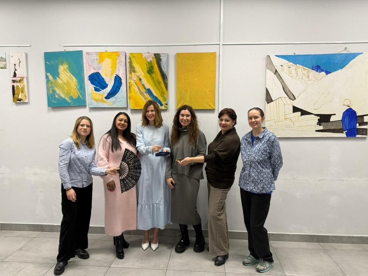 Вернисаж персональной выставки ольфакторной живописи Ольги Чистикиной