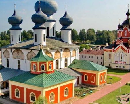 Экскурсия в Тихвин. Возрожденные святыни