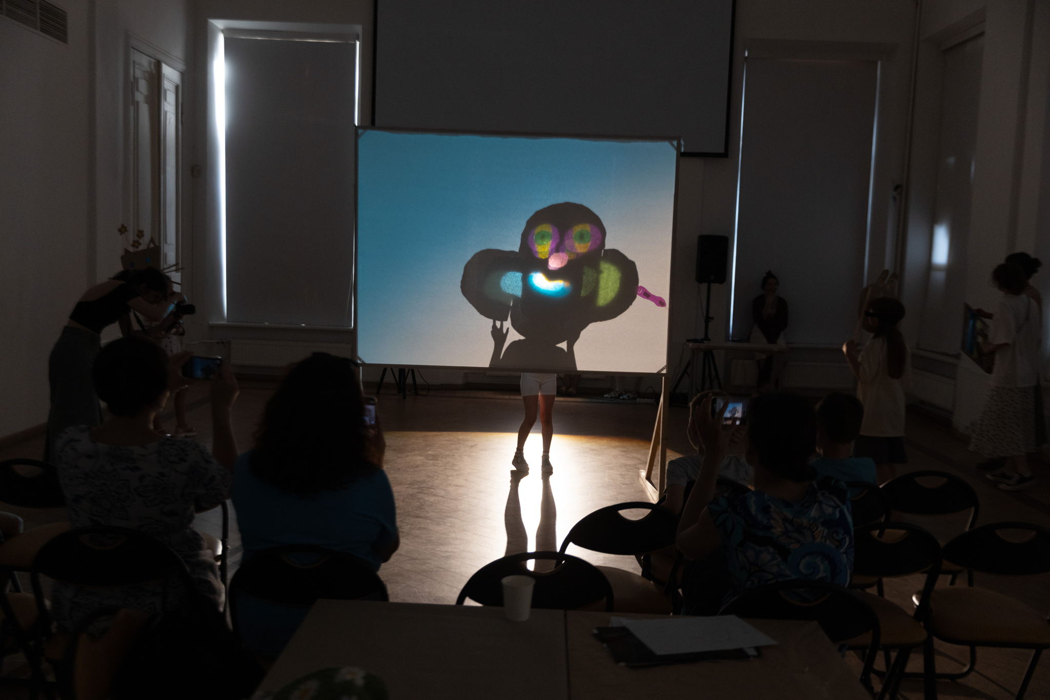 По-моему, я уменьшаюсь. Театральный интенсив MMOMA х Издательский дом «Самокат‎» для детей 8–12 лет