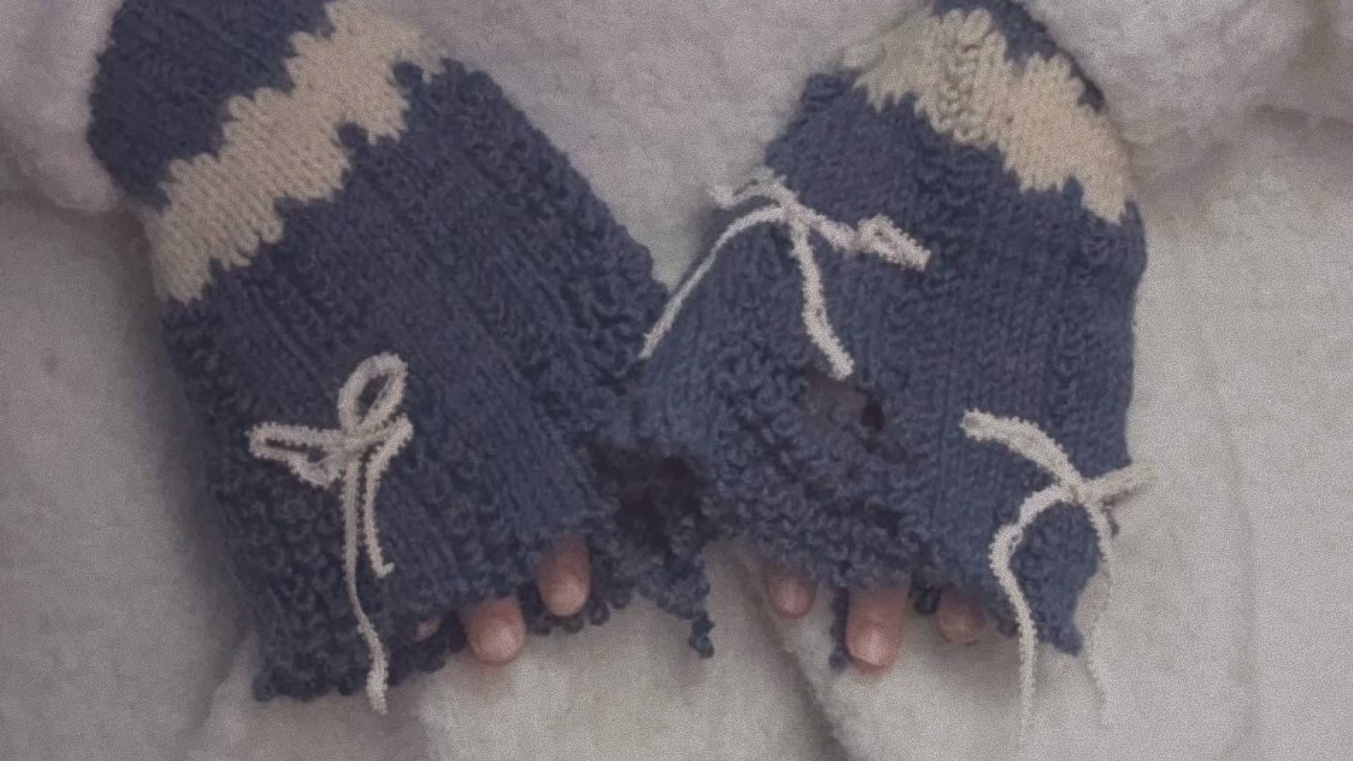 Трендовые митенки из свитера