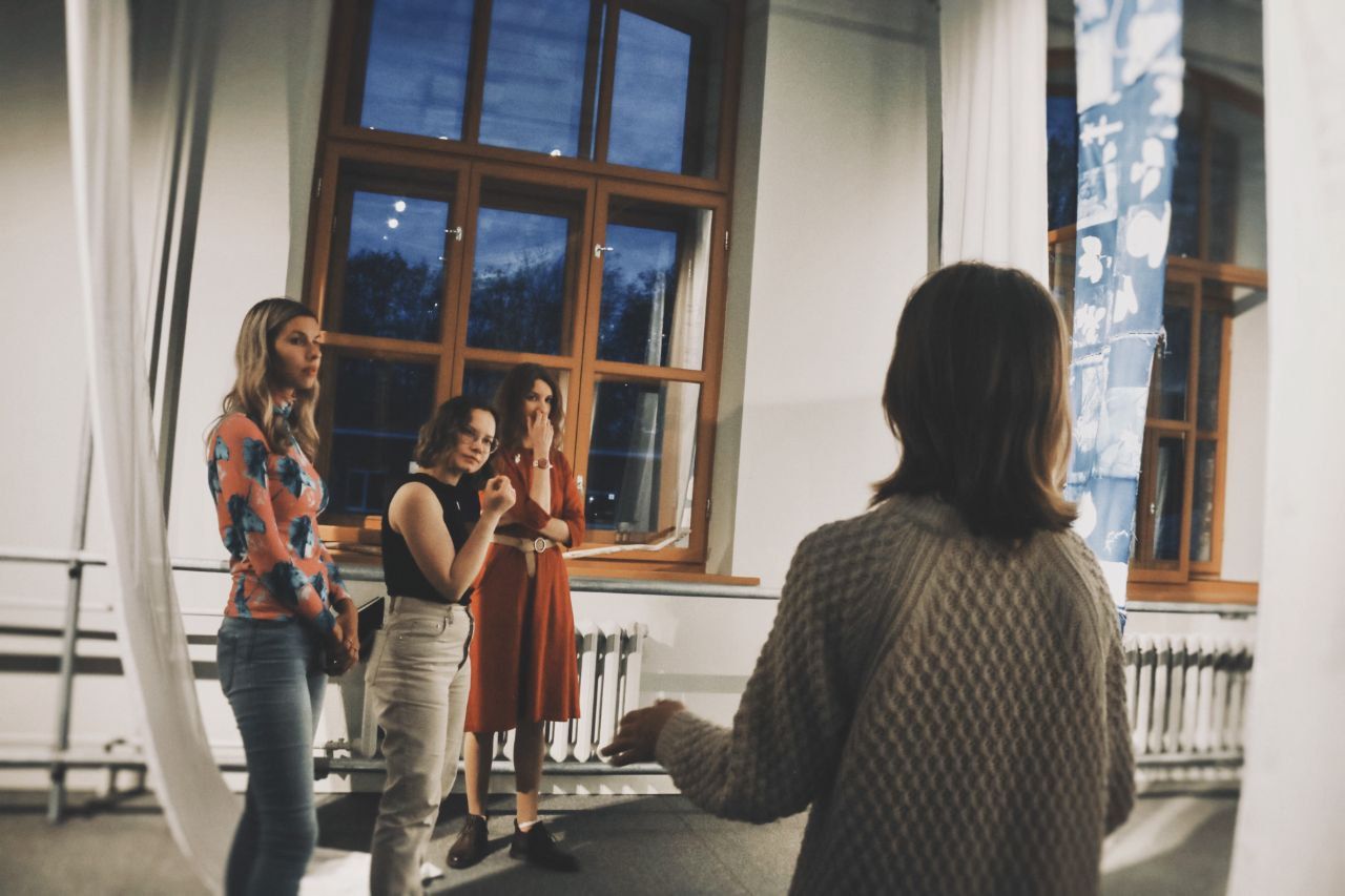 Арт-медиация по выставке «В поисках Перпендикуляра» с Алисой Терёхиной, 12+