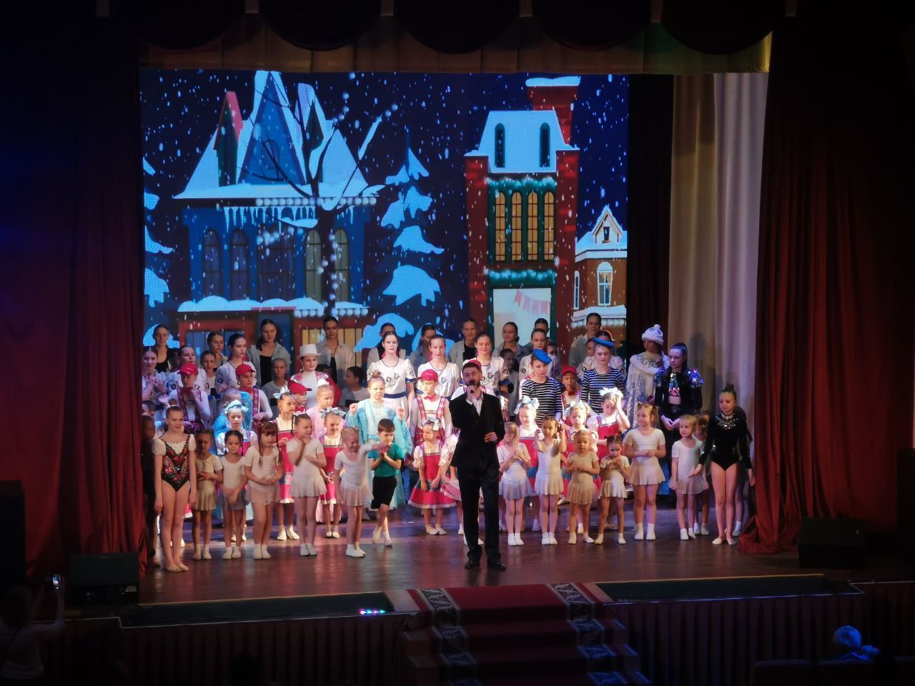 Праздничный Новогодний Концерт "Таланты зажигают звезды"